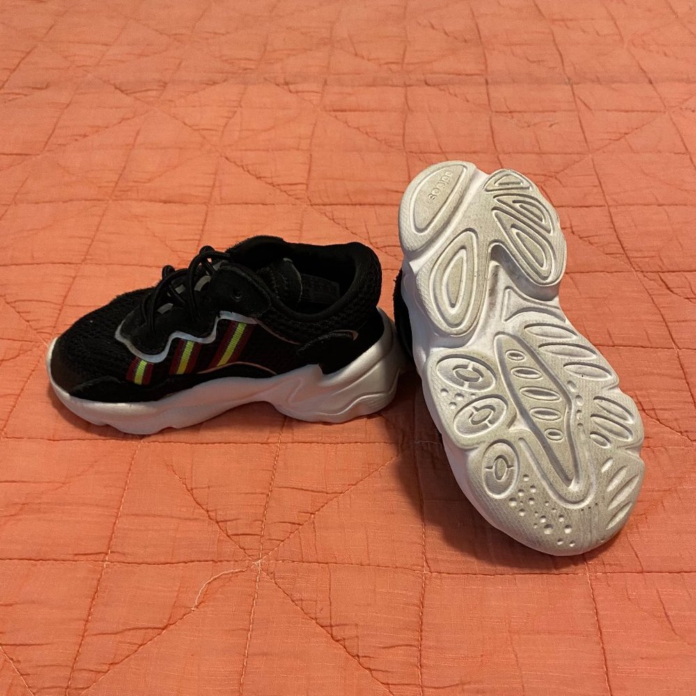 Adidas Sneakers